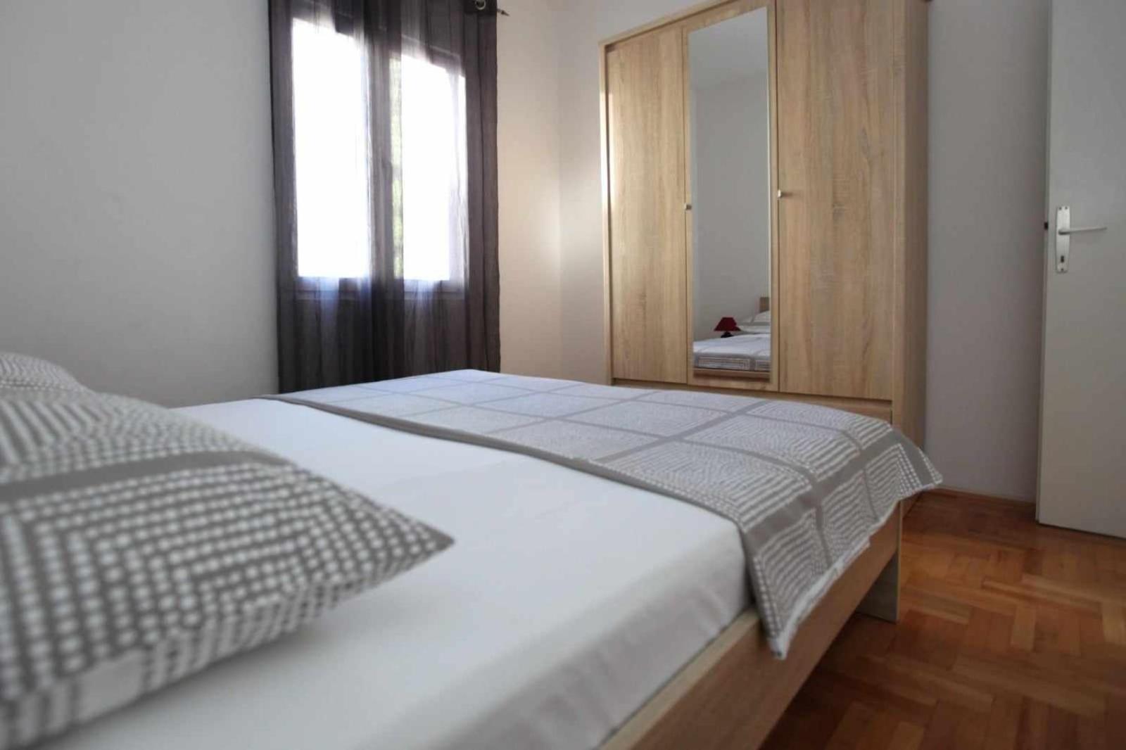 Apartmani Ivana Трогир Экстерьер фото