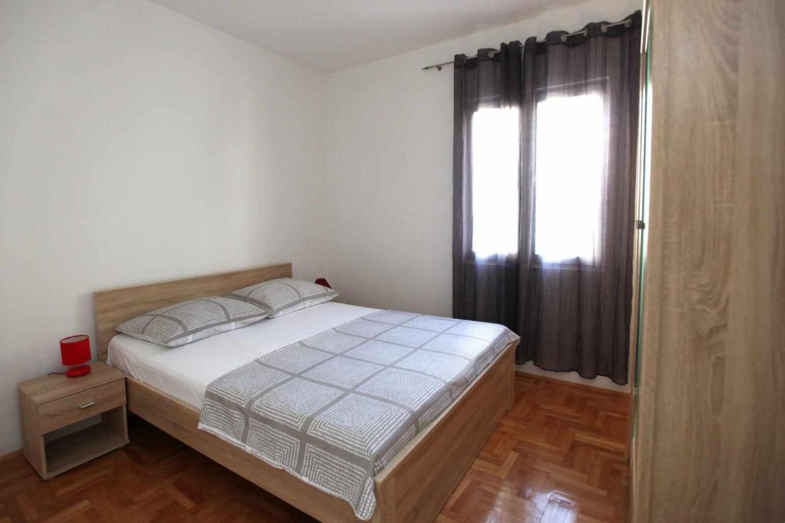 Apartmani Ivana Трогир Экстерьер фото